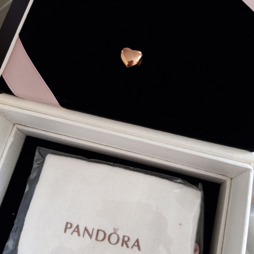 Pandora rose gold heart